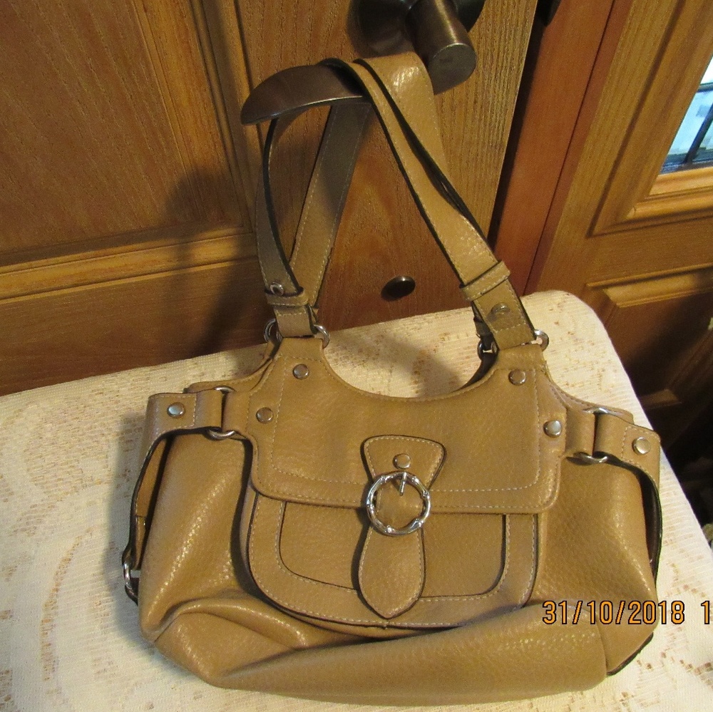 JB565.   St. John's Bay Purse